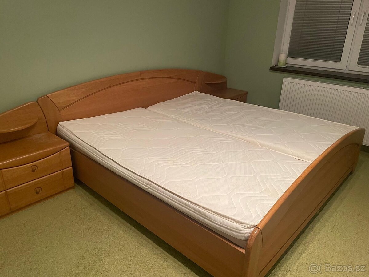 Prodam manzelskou postel 200x200 cm, masiv, dub. - 2