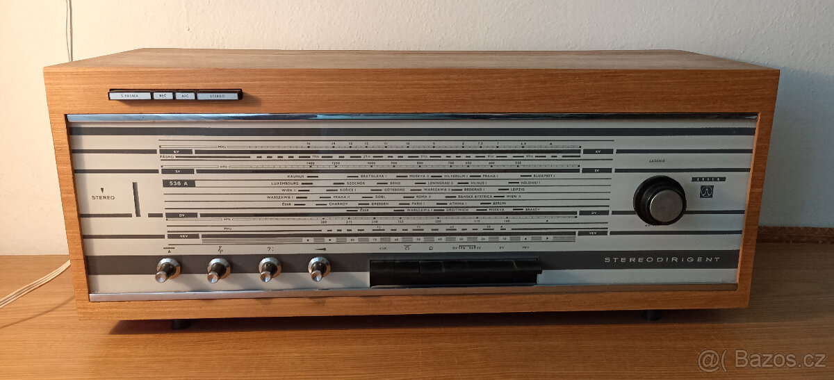 Staré retro rádio Tesla Stereodirigent 538A + reproduktory - 2