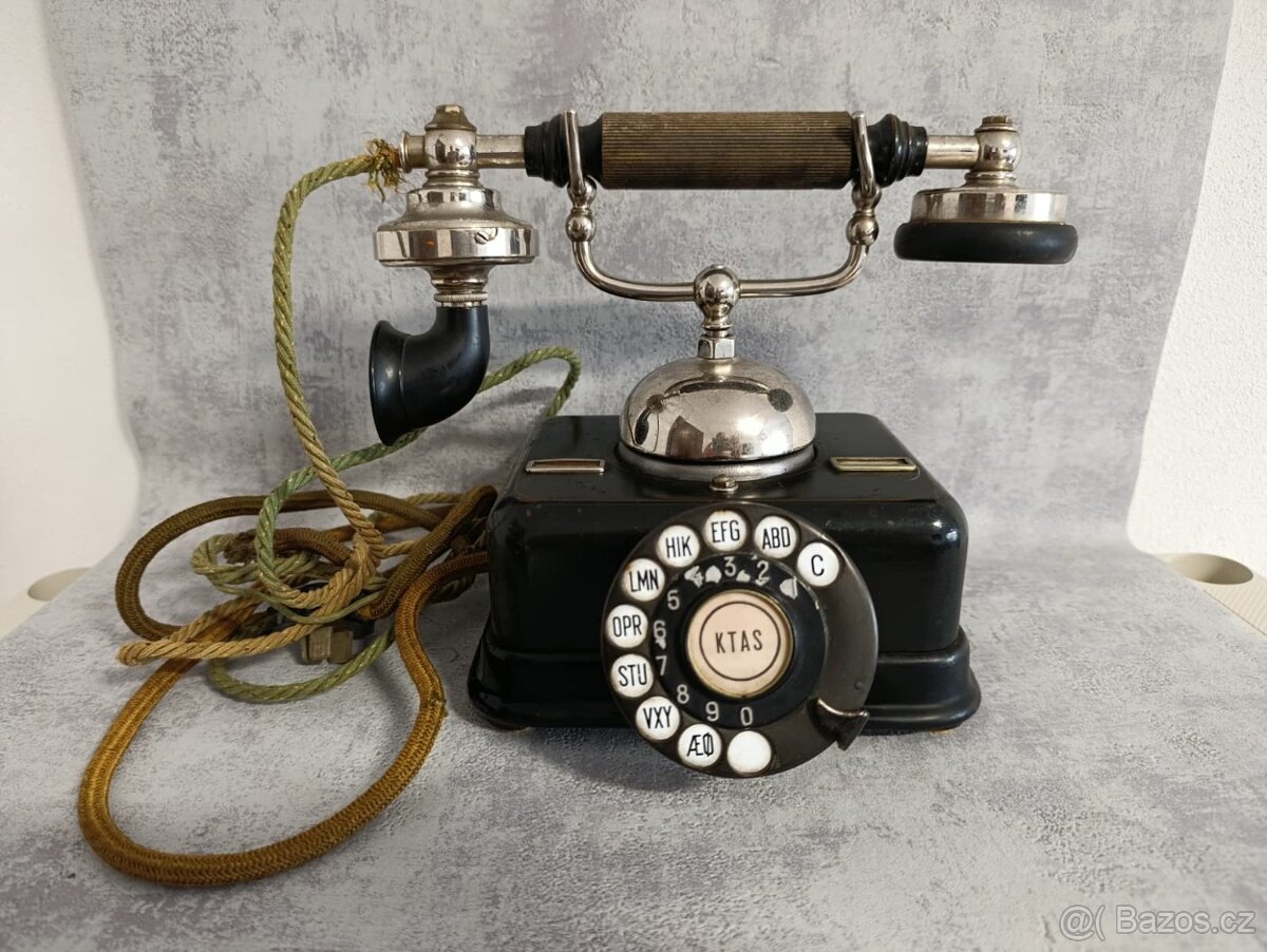 Velmi starý těžký dánský kovový telefon KTAS D08 - 2