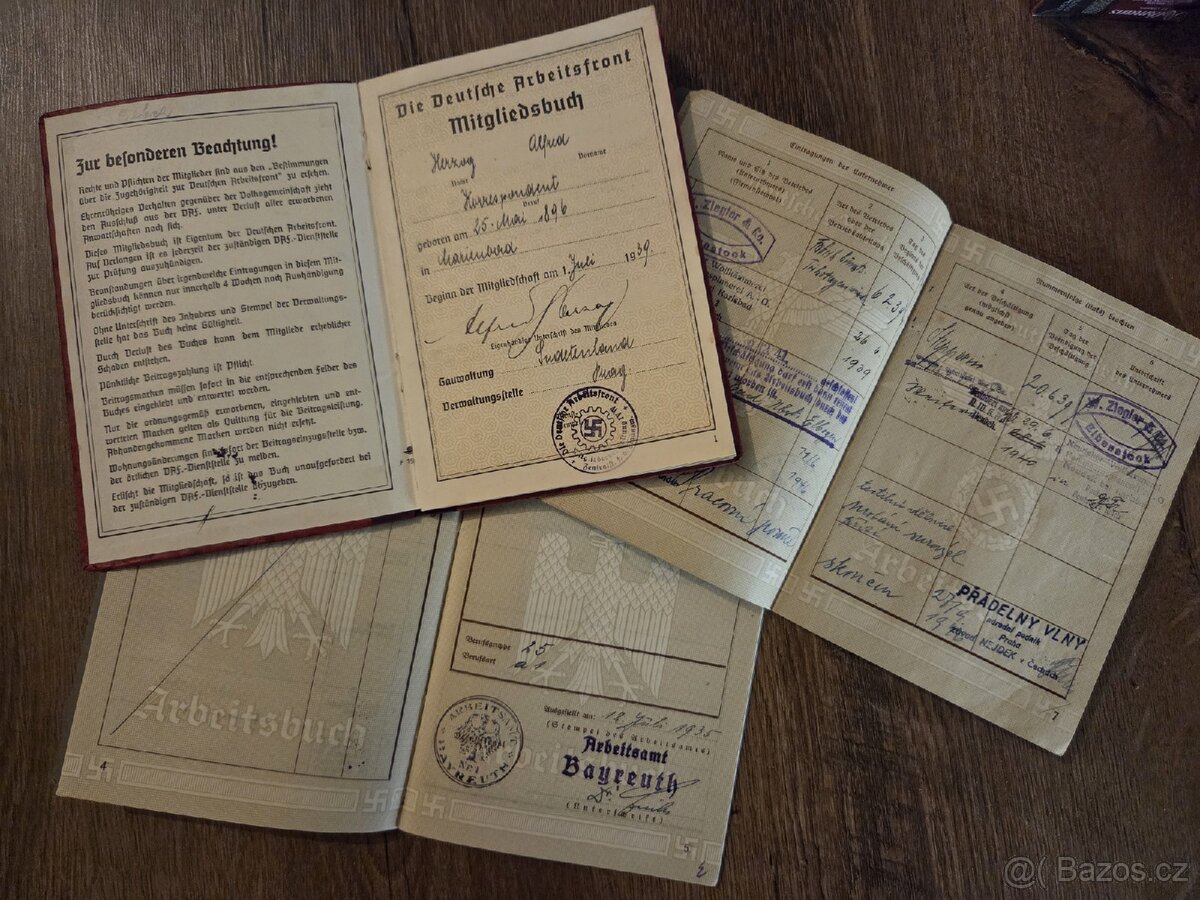 Pracovní a stranická knížka - 2