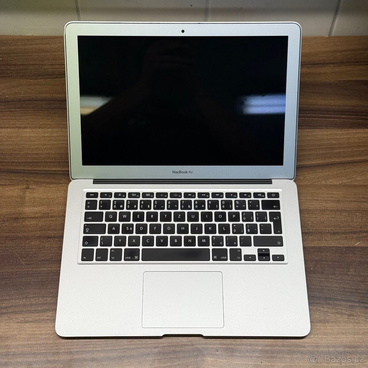 Apple MacBook Air 13” (A1466, Early 2015) – i5 / 8GB RAM / - 2