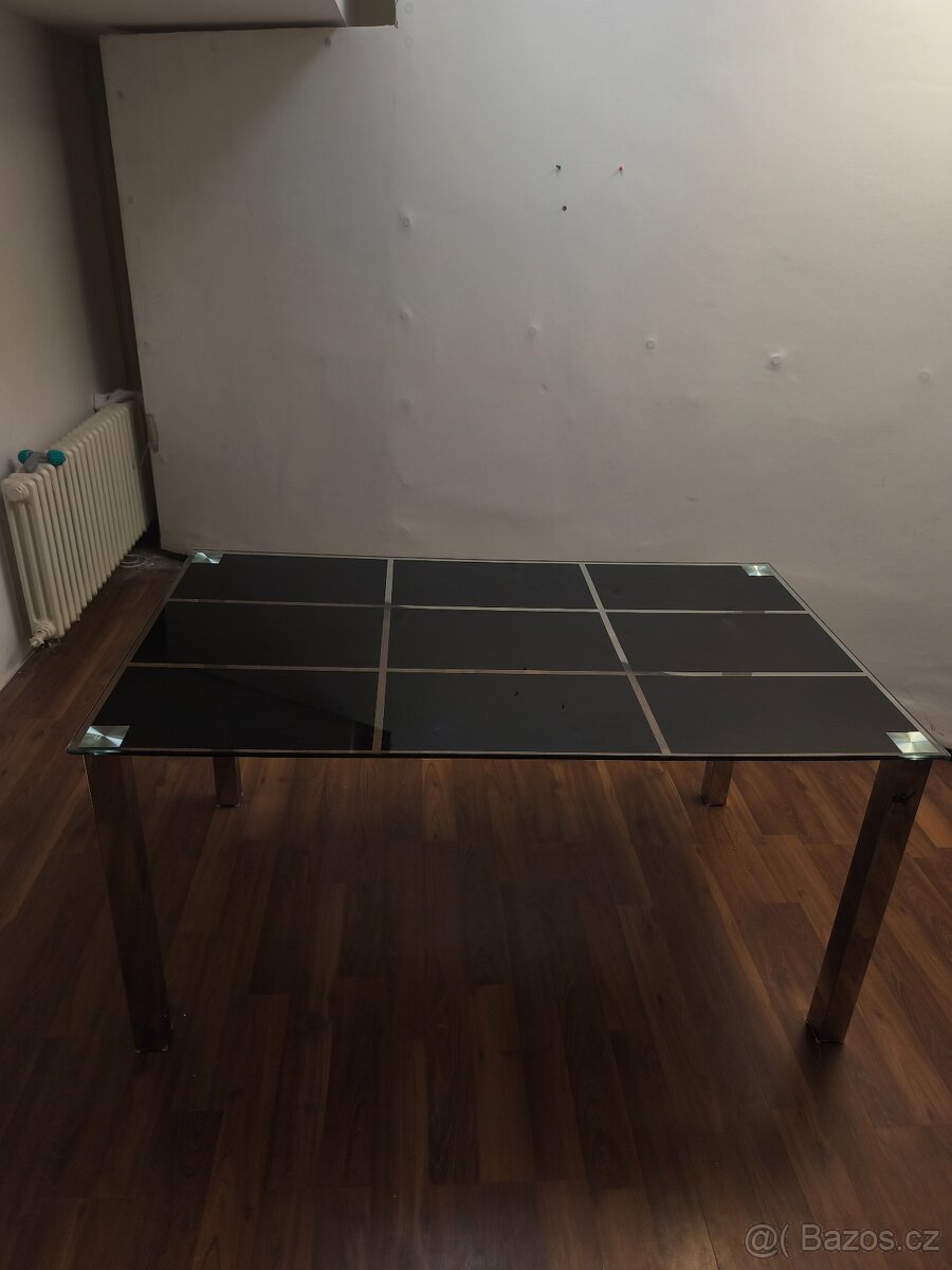 Jídelní skleněný stůl - 2