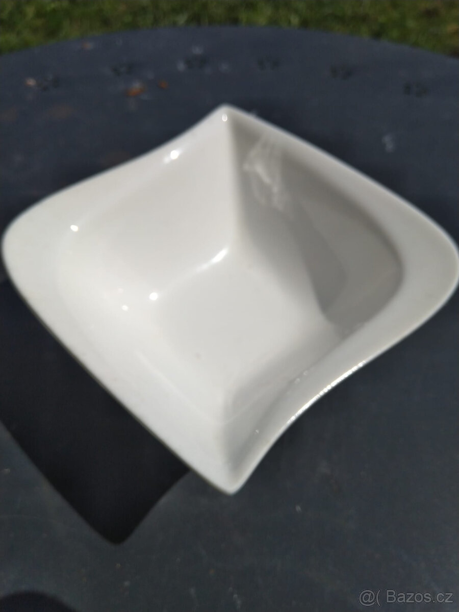 Prodám misky na salát, 9 kusů. - 2