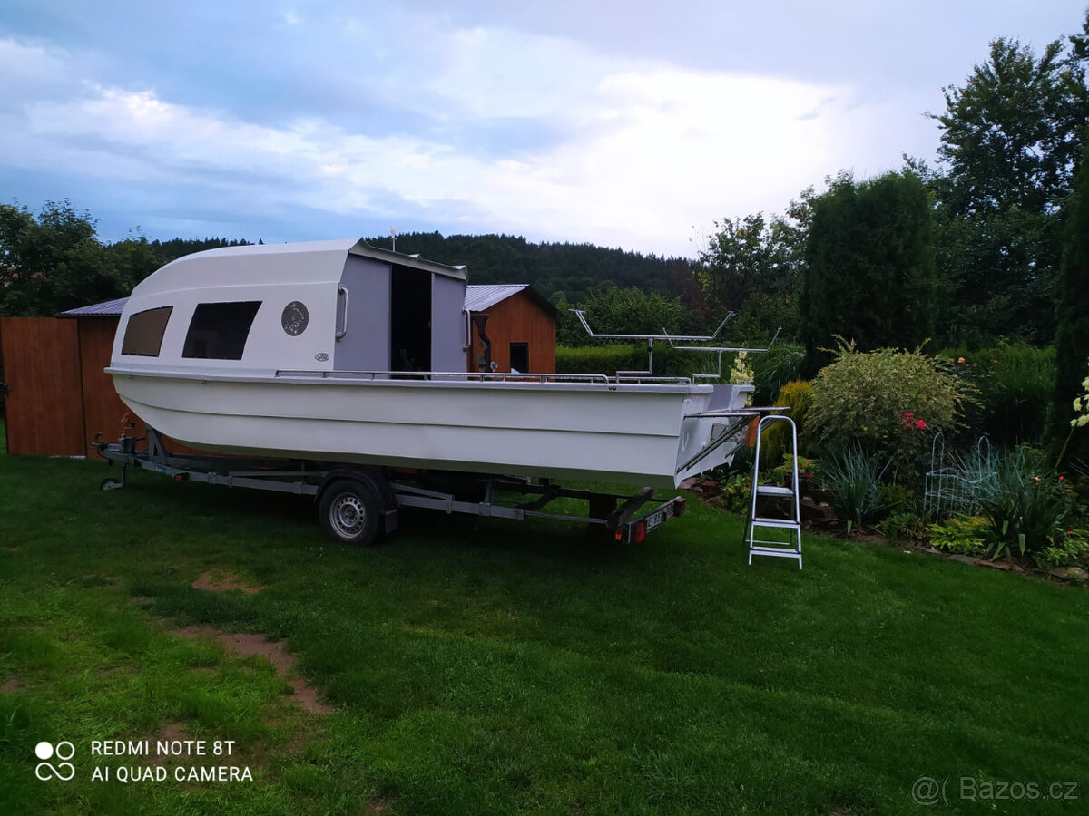 Loď WOR Predátor 6 TOP STAV - 2