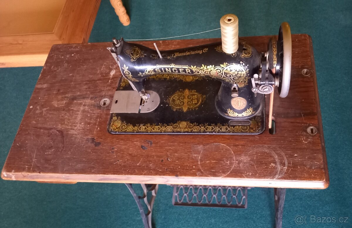 Starožitný šlapací šicí stroj SINGER - 2