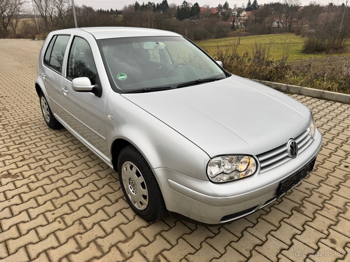 Volkswagen Golf IV 1.6i 77Kw Speciál - 2