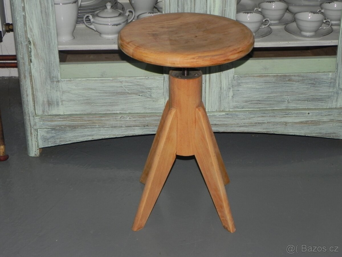 Stará pianová stolička - 2