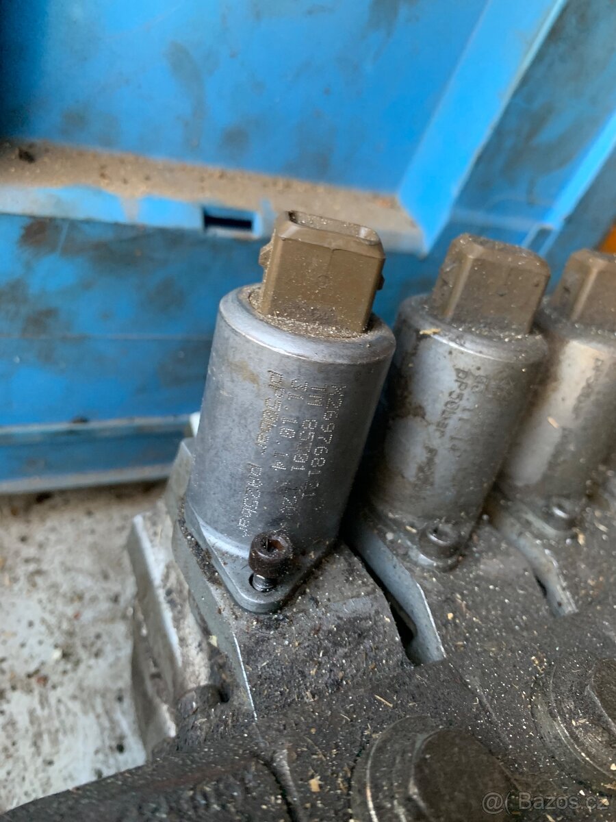 Hydraulicky rozvaděč - 2