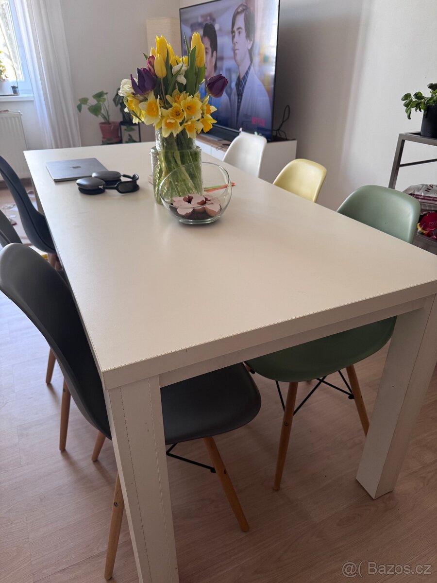 Jídelní stůl - 2