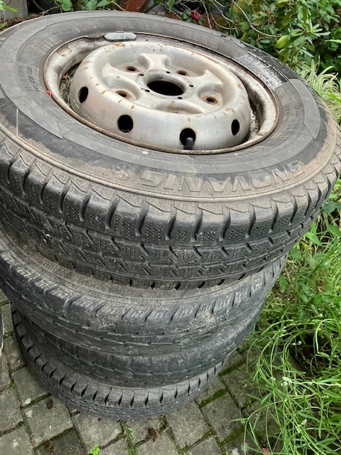 Prodám sadu zimních plechových kol R14 - 2