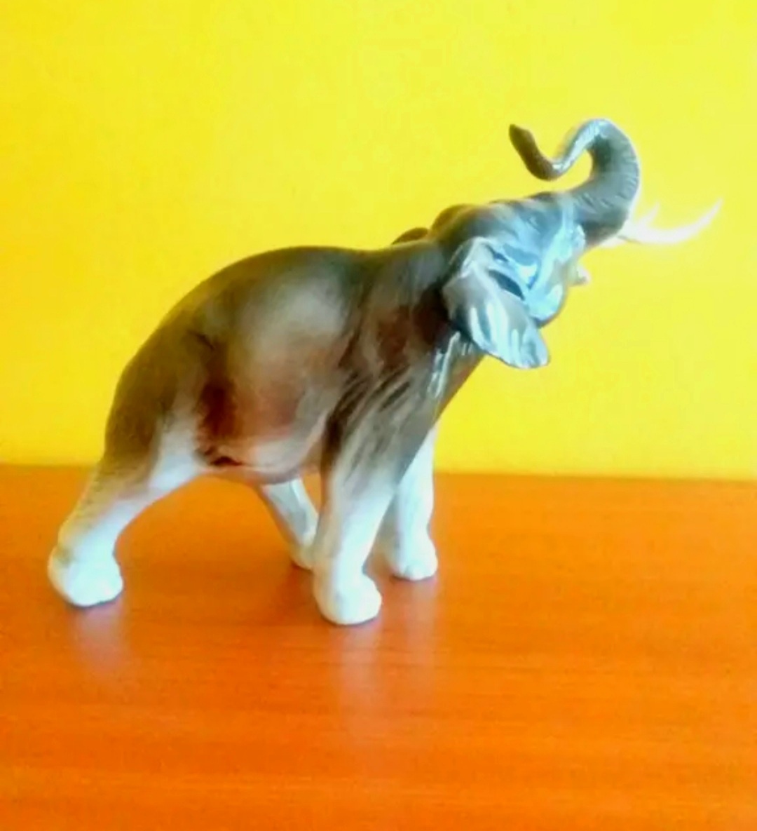 Porcelánový slon - 2