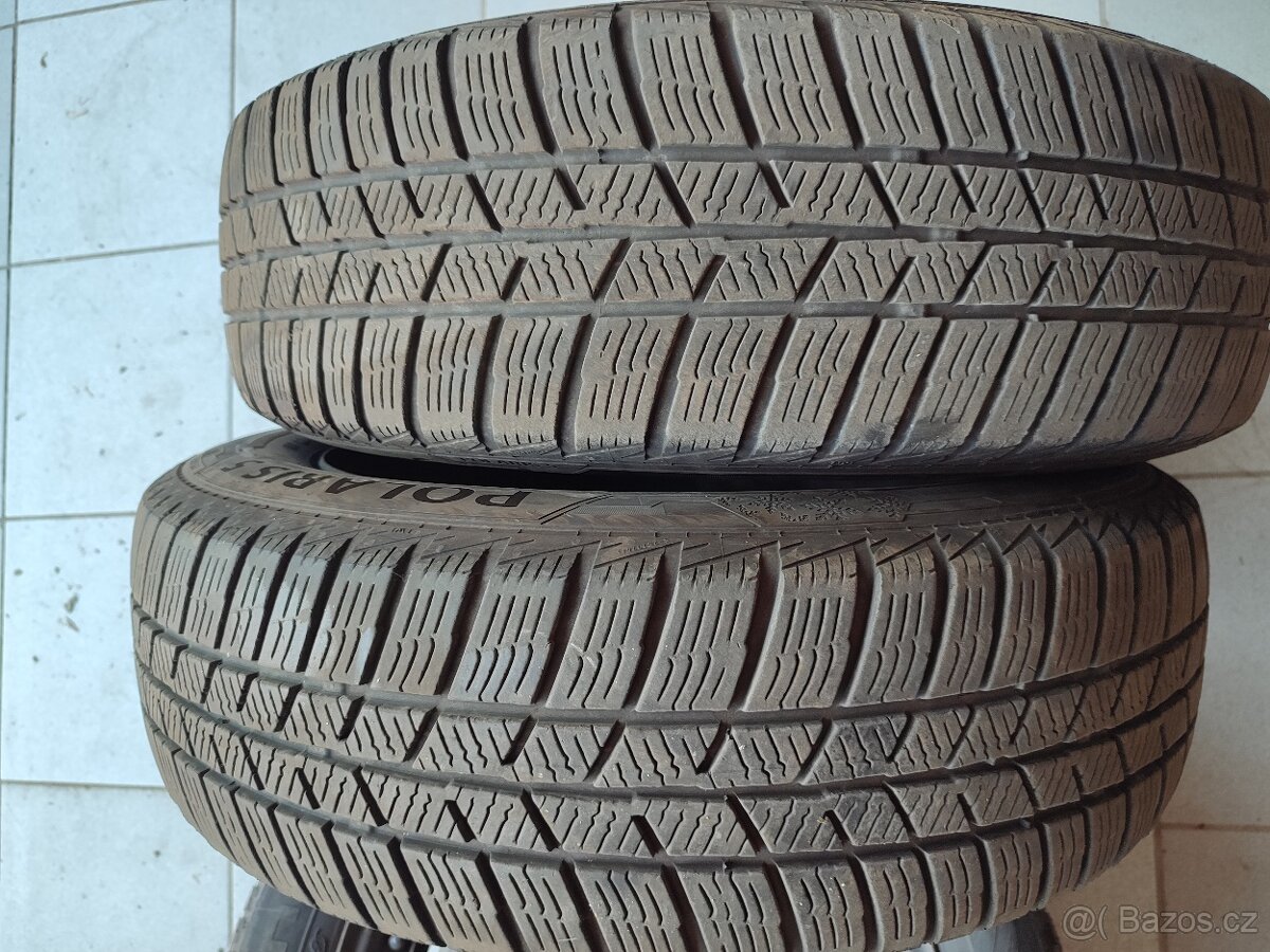 Pneumatiky a plechové disky na Toyota Yaris - 2