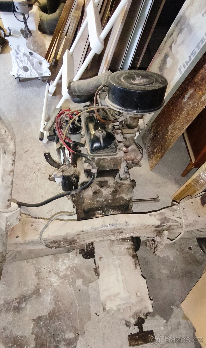 Motor s převodovkou a nápravou Renault 8 - 2