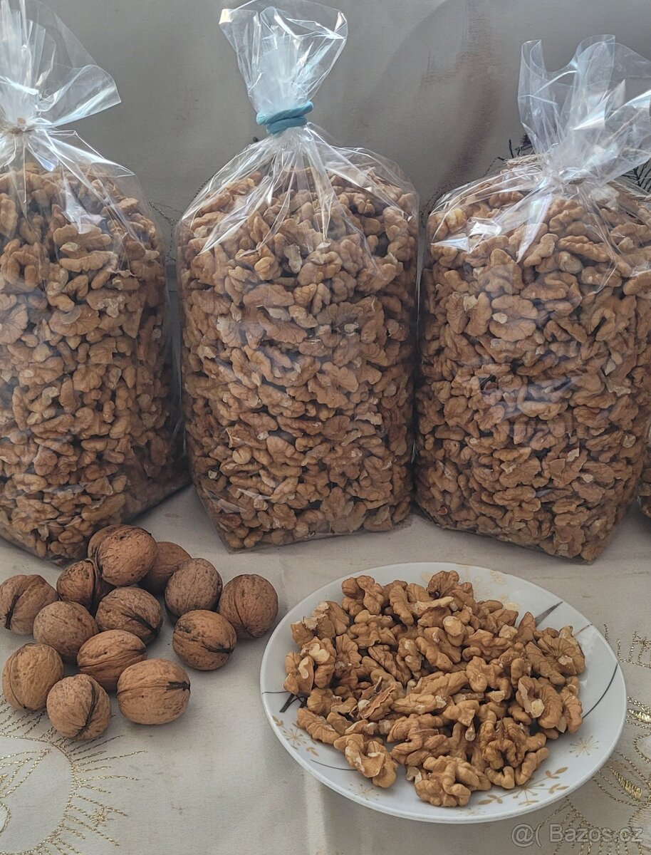 Loupane vlašske ořechy - 2