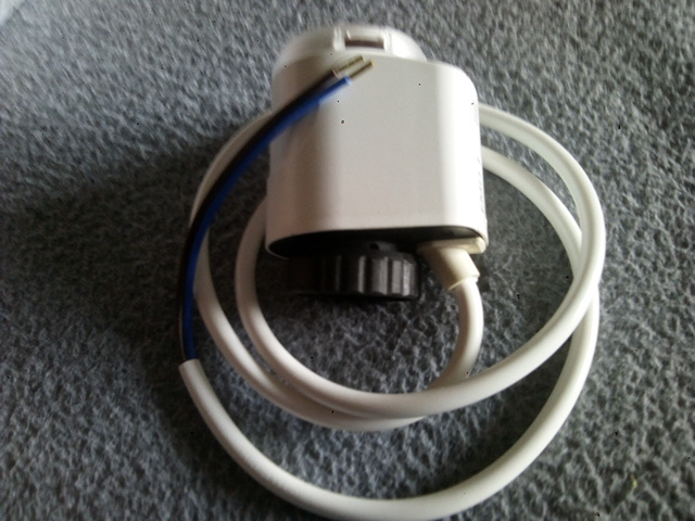 Servopohon 230V EMO-T radiátor,rozdělovač podl.topení 2ks - 2