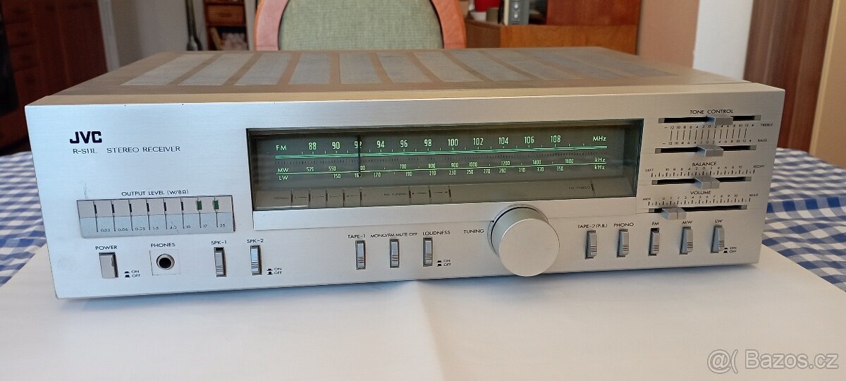 Japonský receiver JVC RS 11L - 2