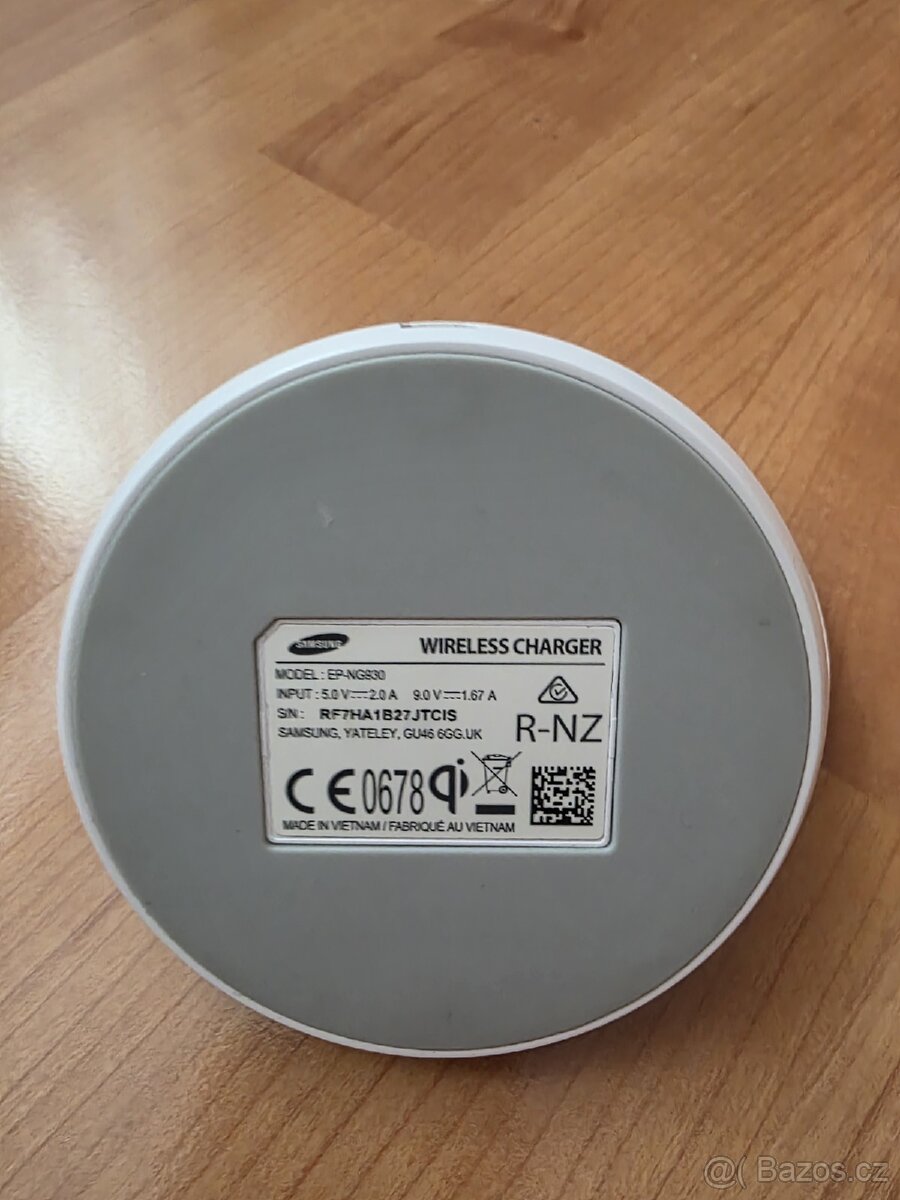 Bezdrátová nabíječka Samsung EP-NG930 bílá - 2