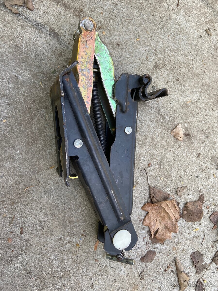 Zvedák starý vw - 2