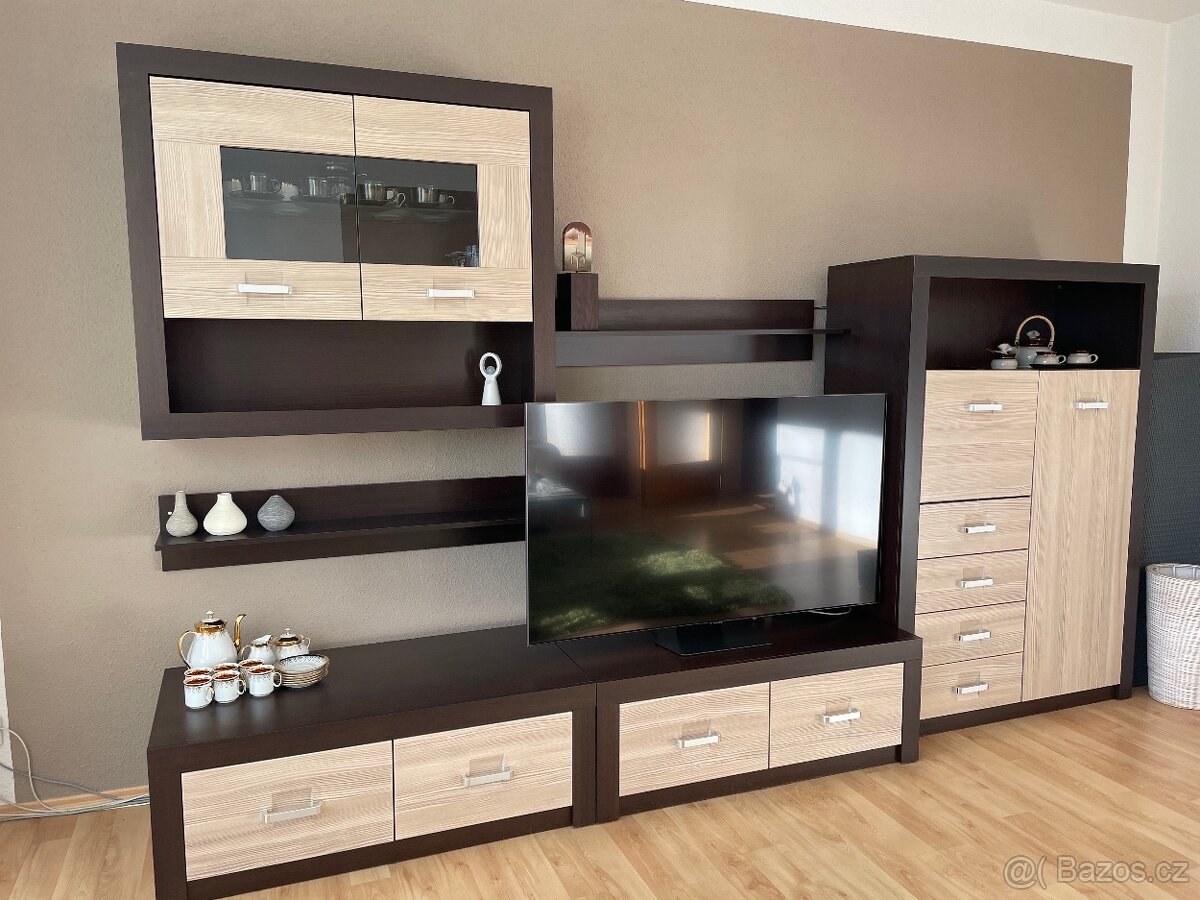 Pěkná obývací stěna - 2