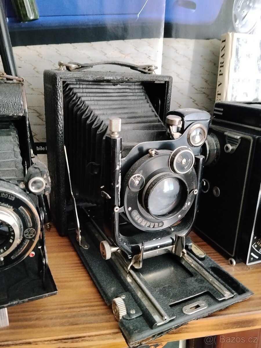 Prodám dva staré fotoaparáty - 2