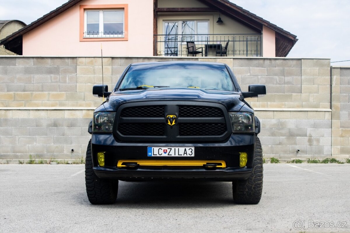Dodge RAM 1500 5.7 HEMI /AJ NA SPLATKY/