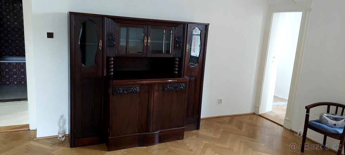 Starozitny sklenik a příborník - 2