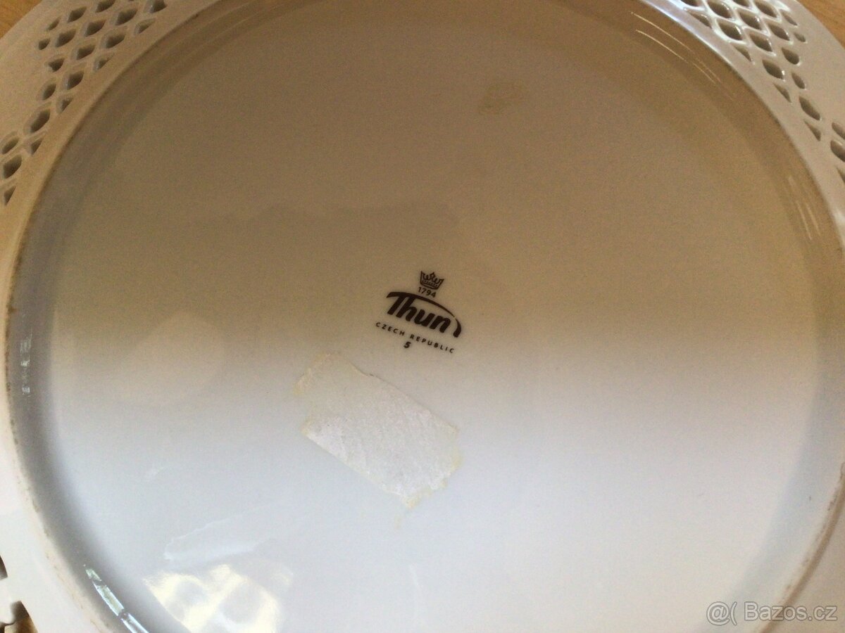 Prolamovaný talíř Thun - 2