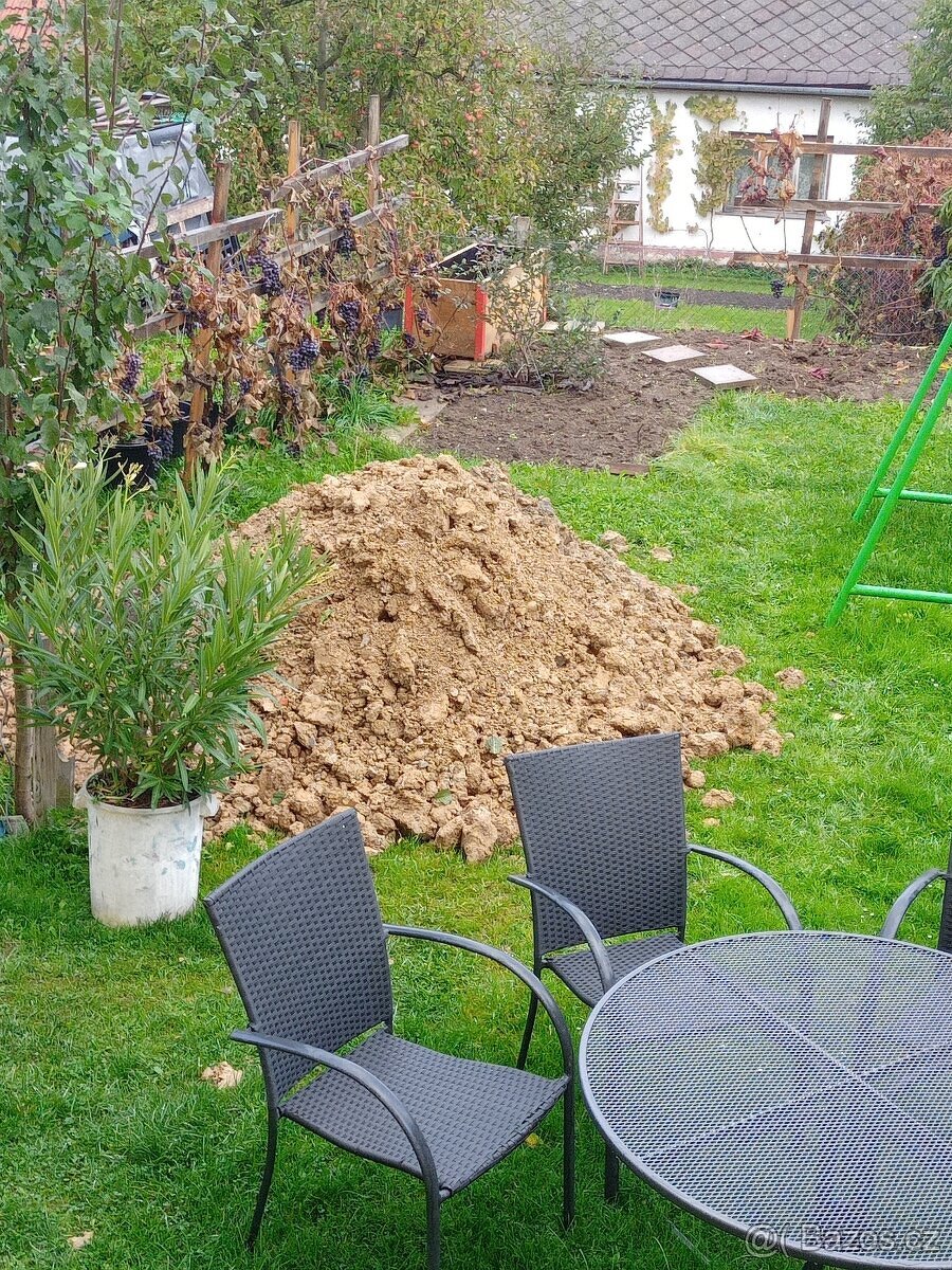 Zemina za odvoz + cihly Zábřeh - 2