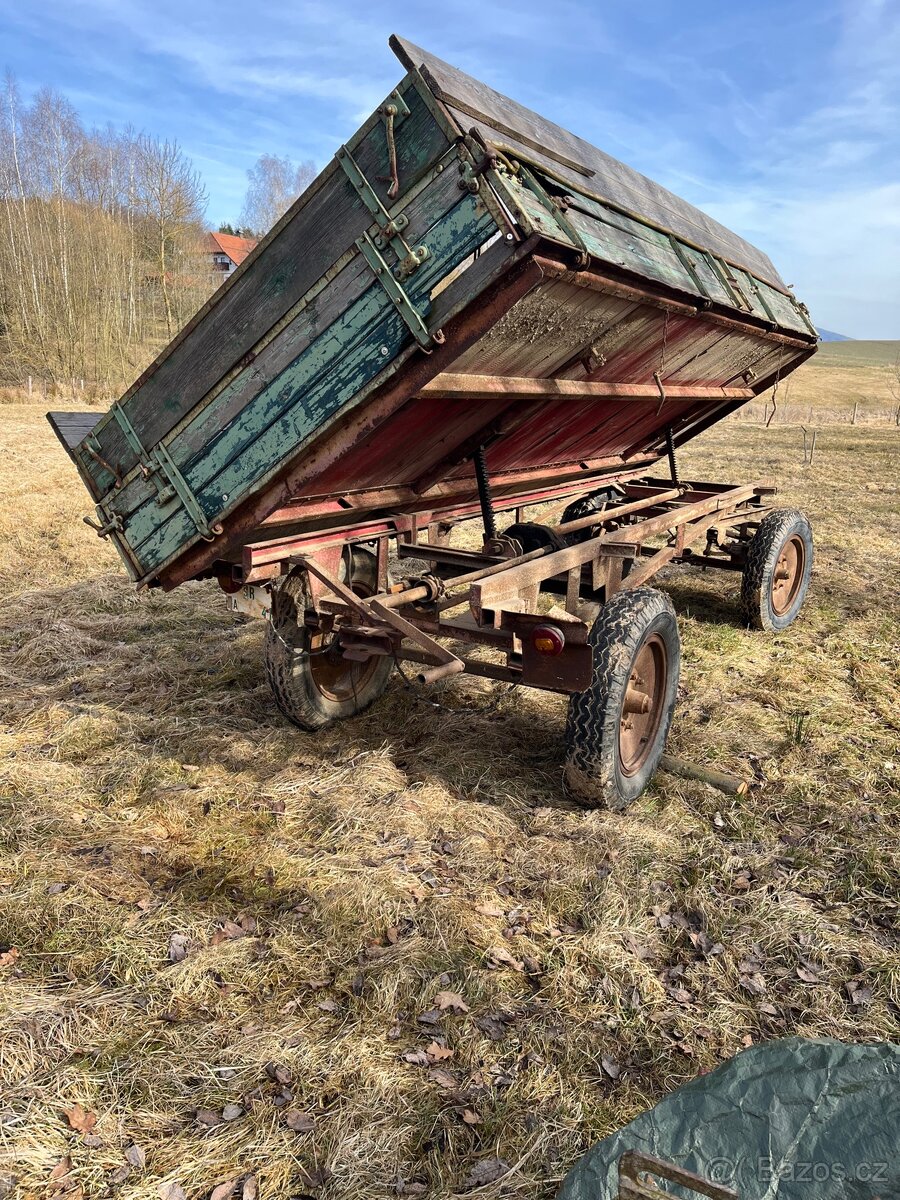 Vlek sklápěcí za traktor - 2