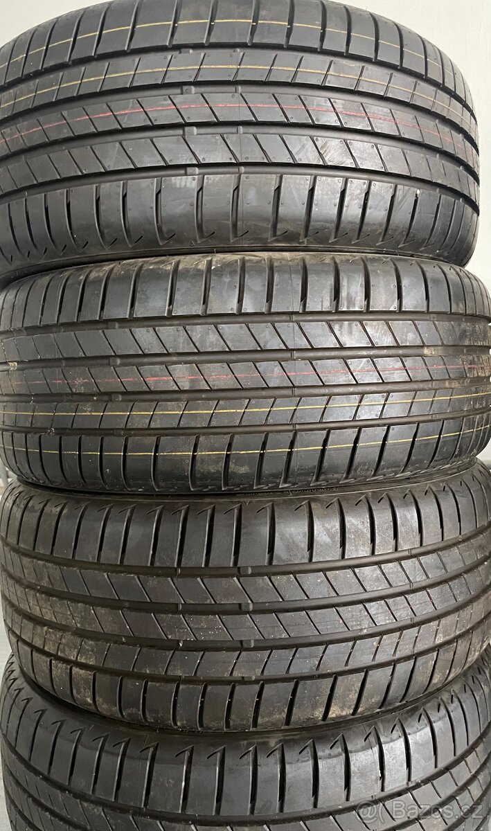 Letní pneu 4x Bridgestone 225/40/19 99% - 2