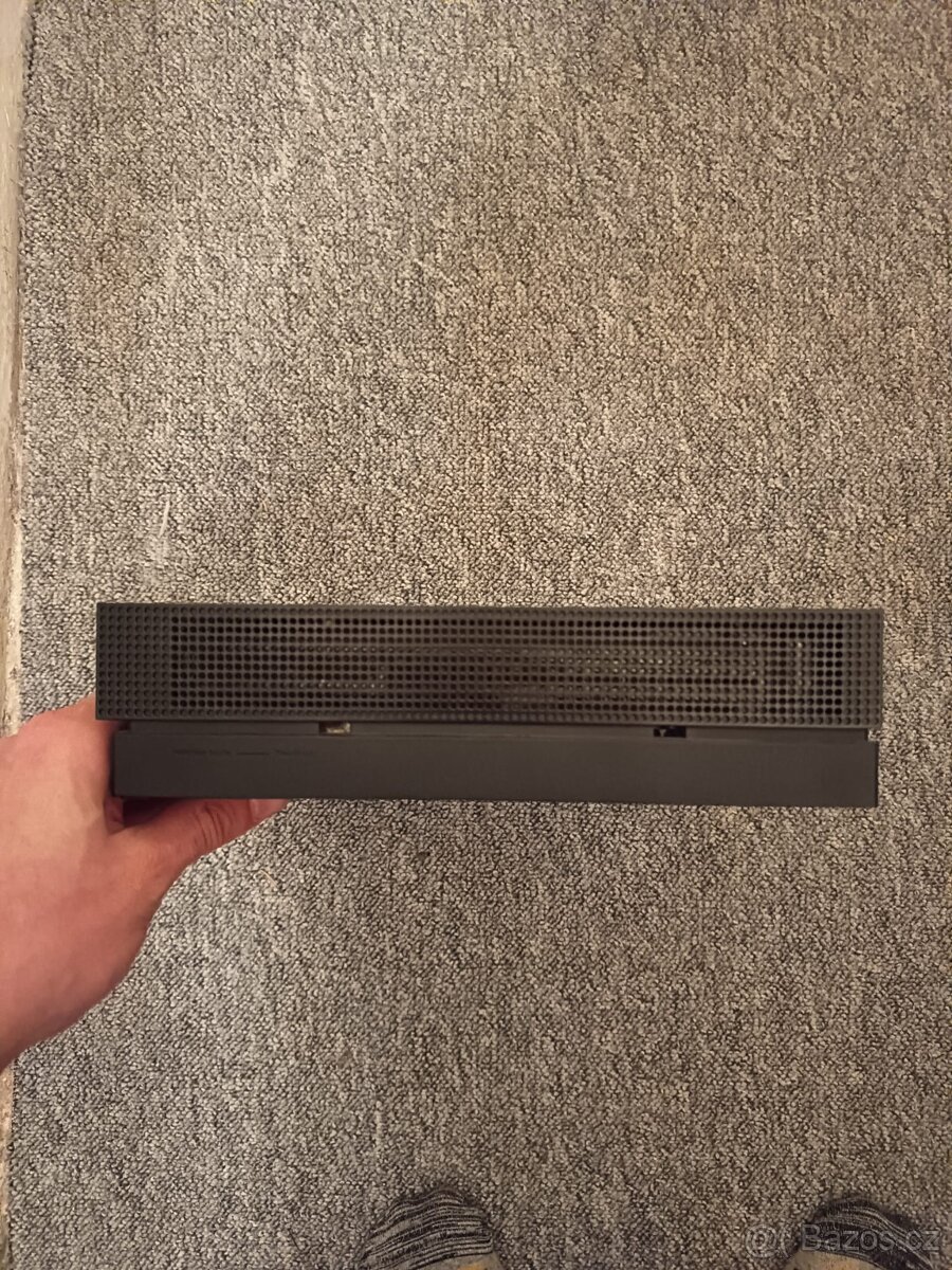 xbox one x 1tb - 2