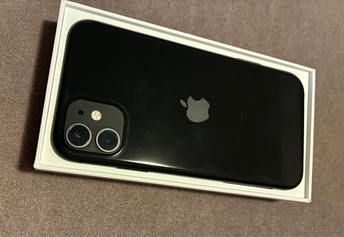 Apple iPhone 11 64GB - 2