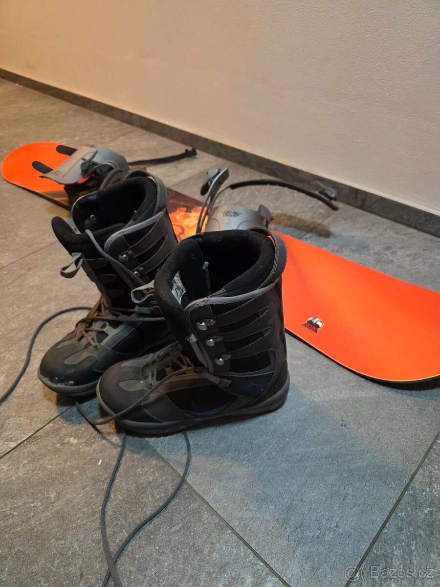 Kompletní sada snowboard 145cm +vázání +boty - 2