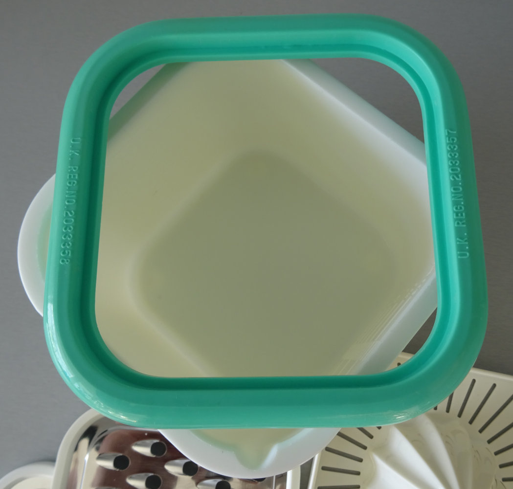 Odšťavňovač se struhadly - 2