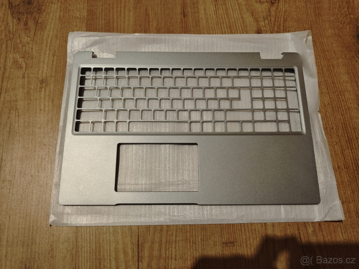 Dell Latitude 5530 Palmrest, Víko LCD displeje, Spodní kryt - 2