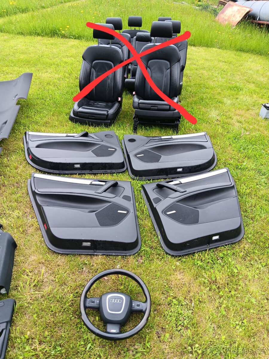 Černý interiér/strop Audi Q7 - 2