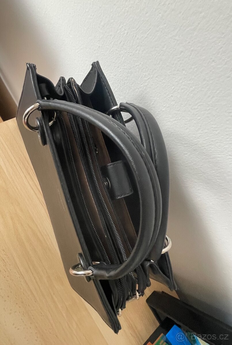 Černá italská kabelka do ruky - 2