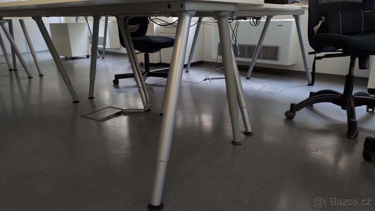 Kancelářský stůl Thyge IKEA - 2