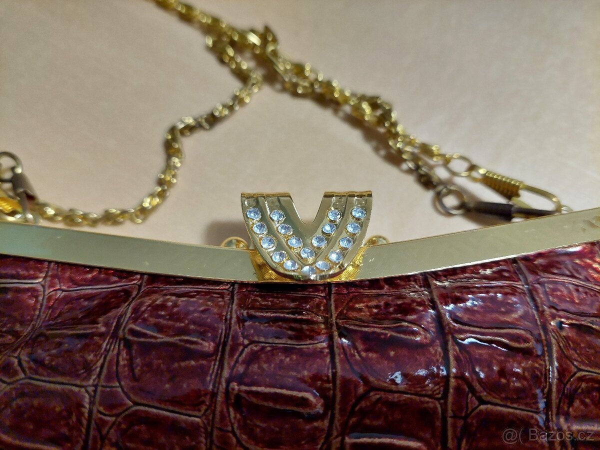 Elegantní lesklá bordó kabelka - 2