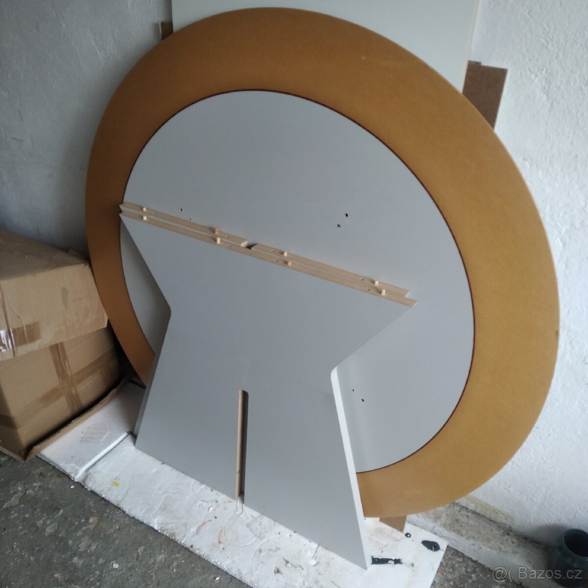 Kulatý dřevěné stůl průměr 128cm - 2