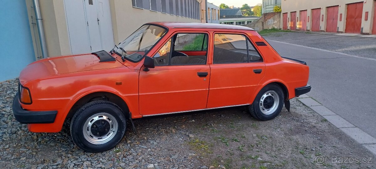 Škoda 105 L - 2