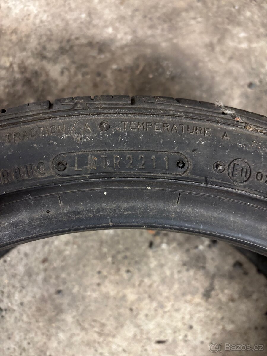Falken 215/40 r17 - 2