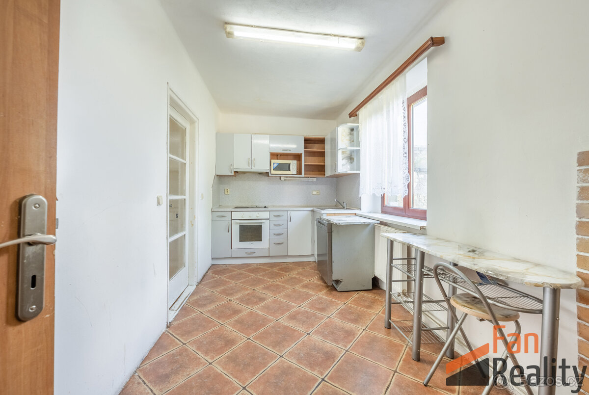 Prodej vícegeneračního domu 218m², Hostouň - 2