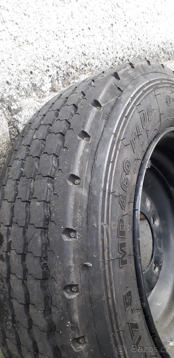Kolo pneu pneumatika 205 75 R 17,5 s diskem - 2