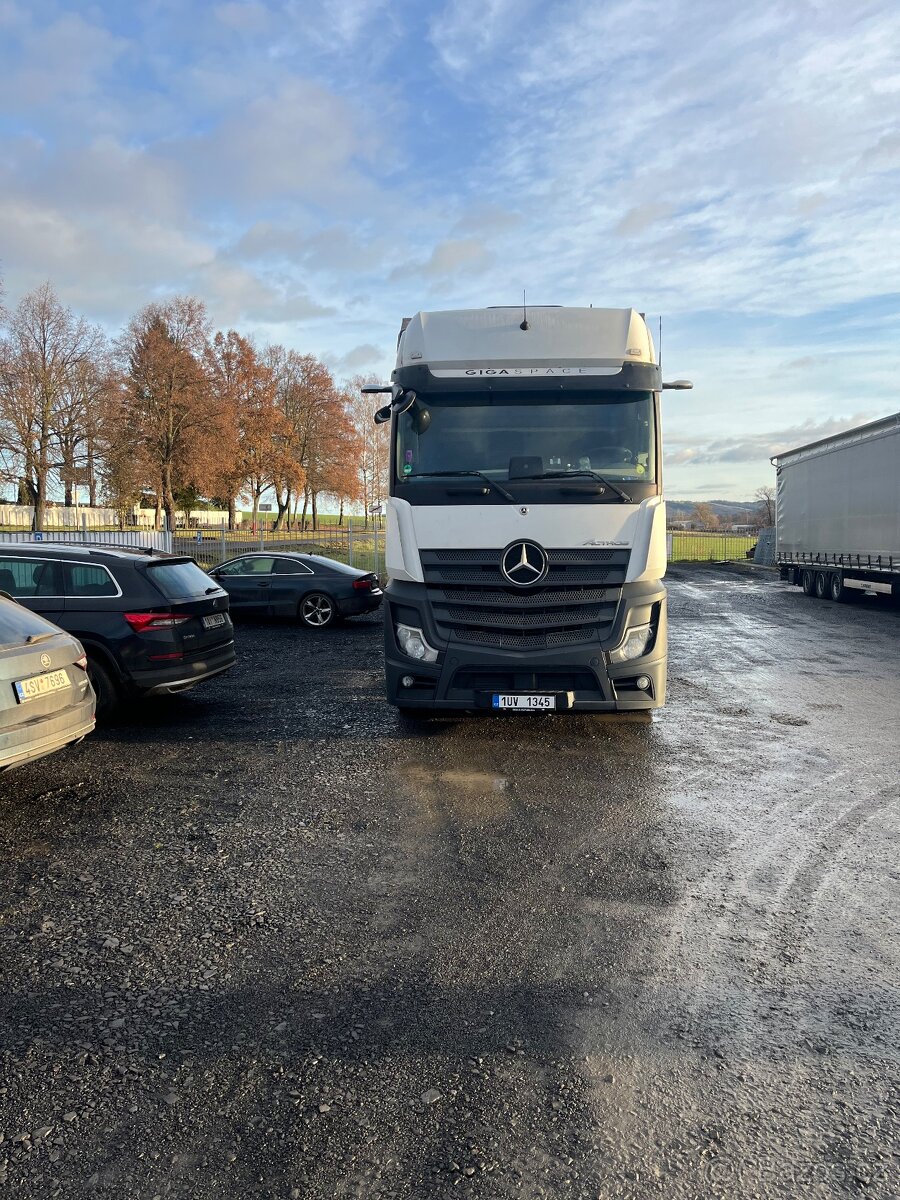 Velkoobjemová souprava Mercedes Actros 1845 - 2