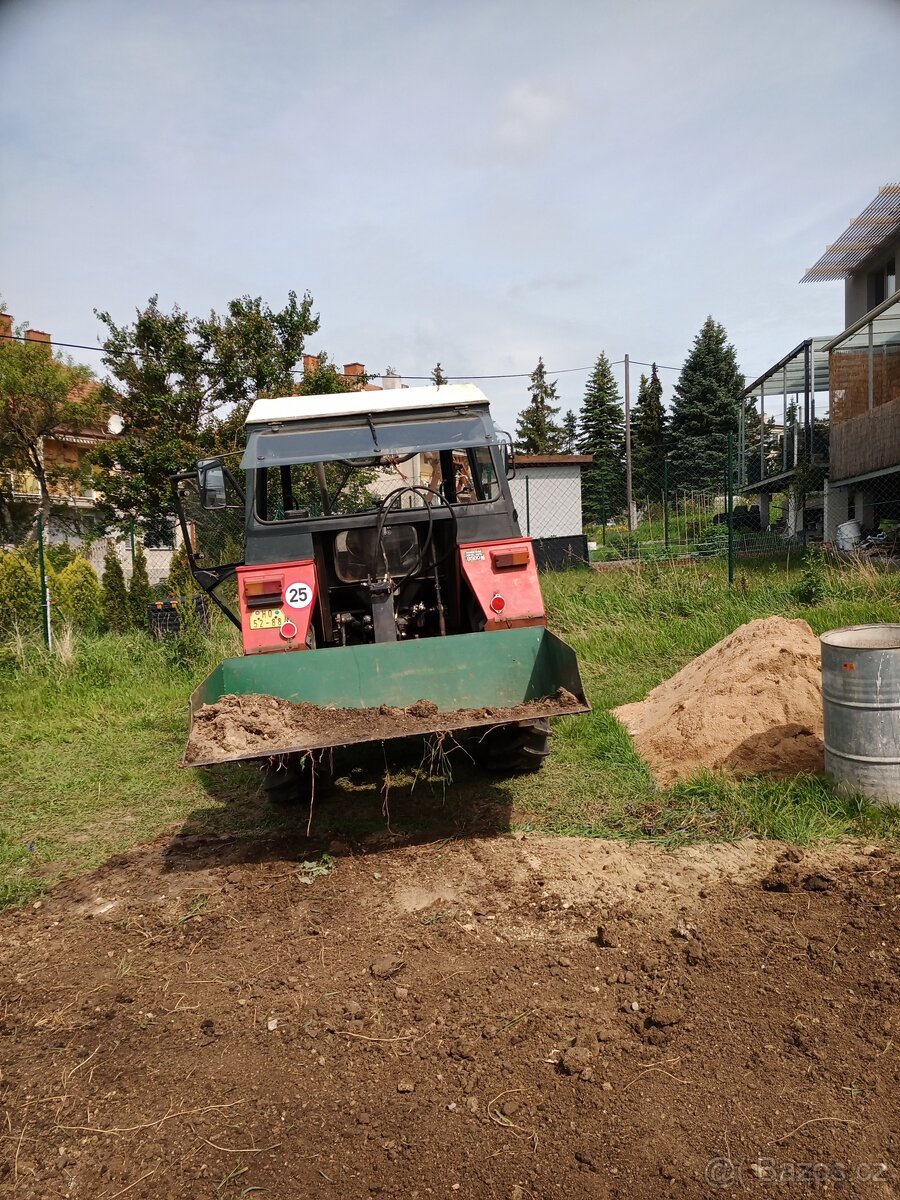 Prodám hydraulickou bednu / lžíci za traktor - 2
