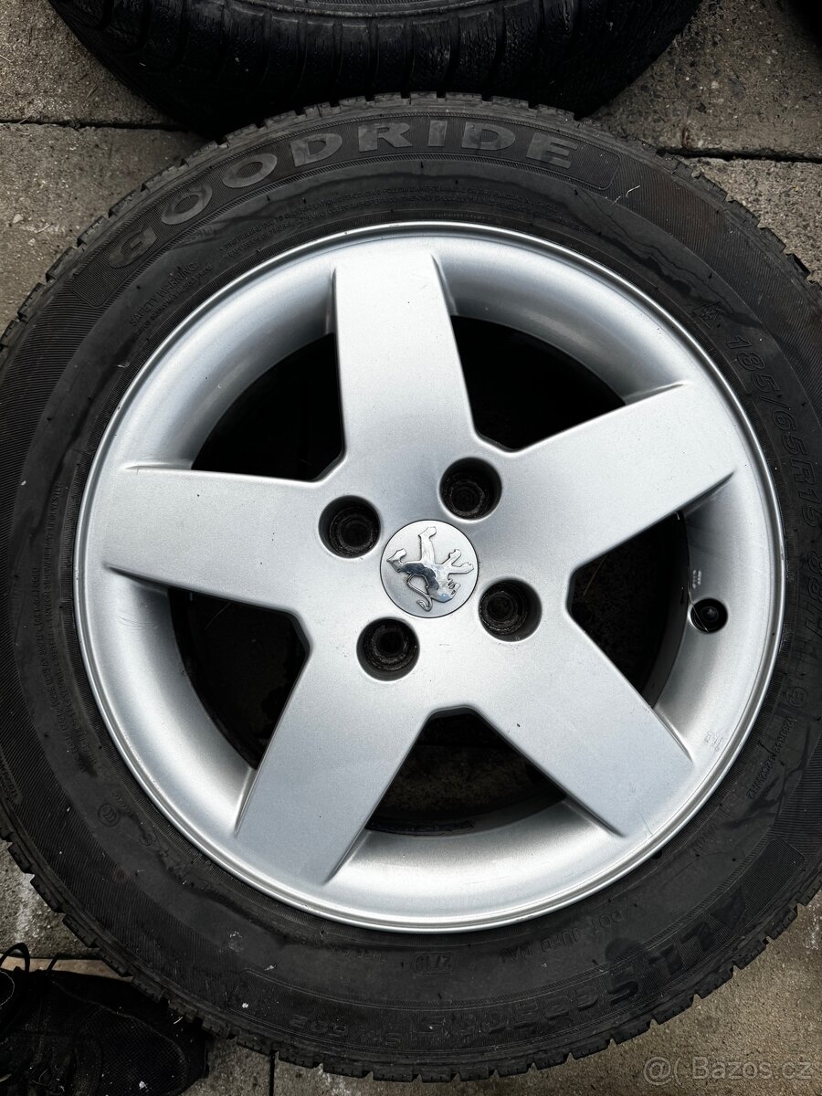 Kola Peugeot 4x108 185/65R15 celoroční pneu - 2