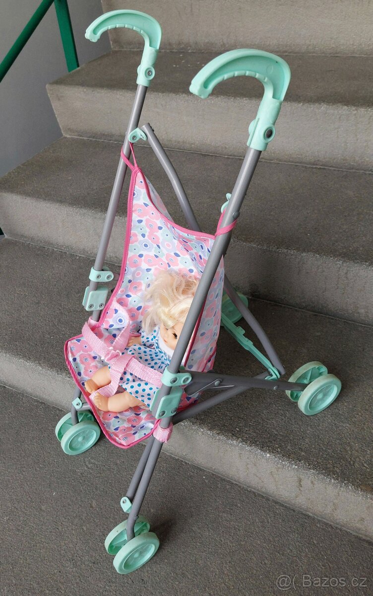 Kočárek s mrkací panenkou - 2