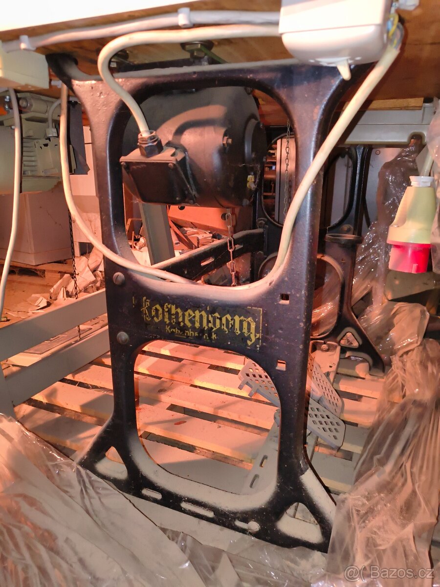 Šicí stroj Brother DL1-B812 s litinovým stolem a manuálem - 2