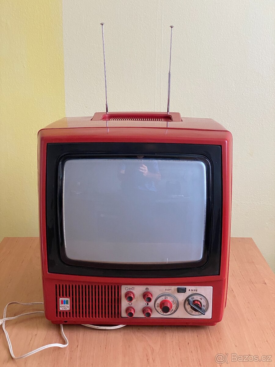 Televize - přenosný televizor Junosť C401 - 2